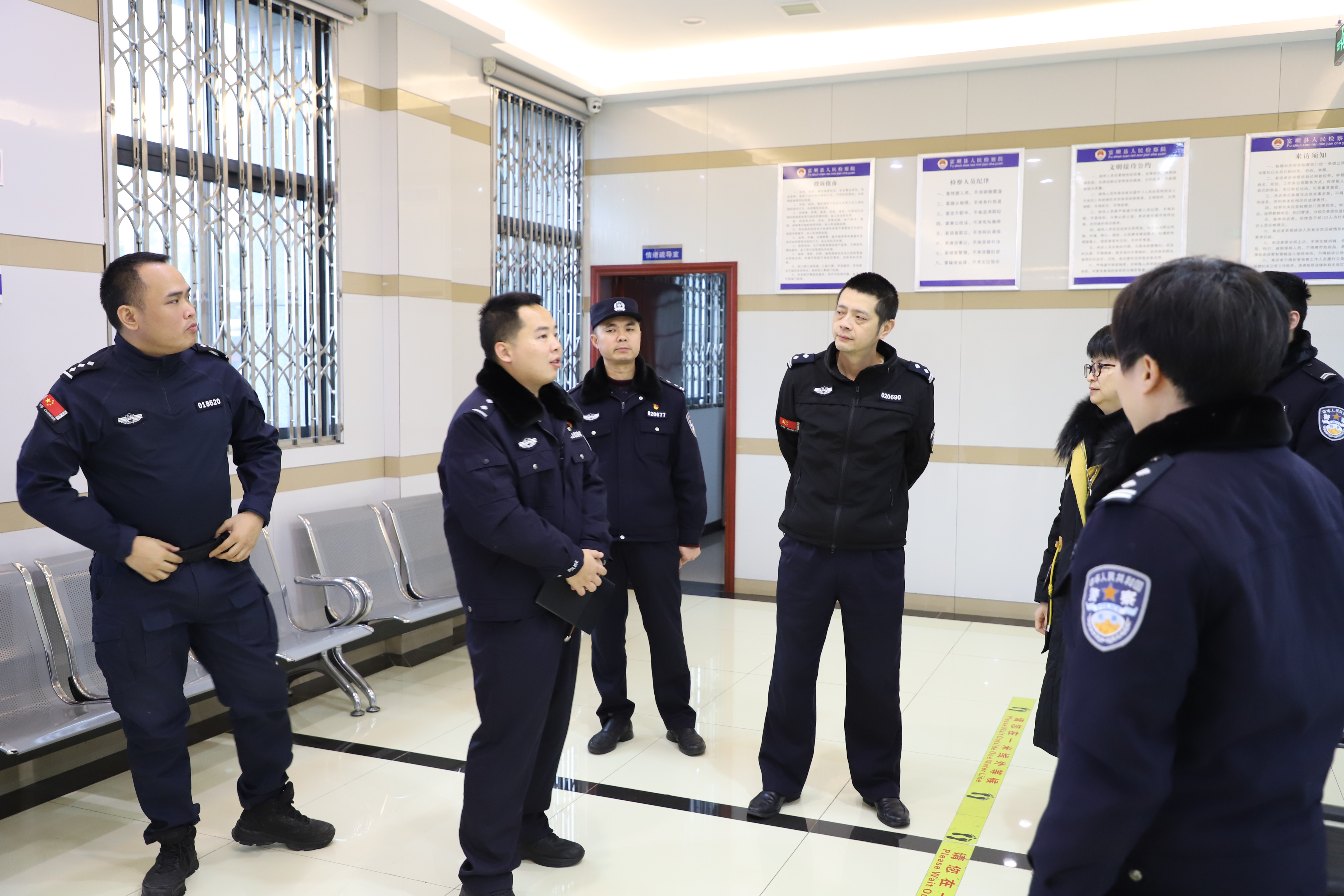代队长介绍.JPG